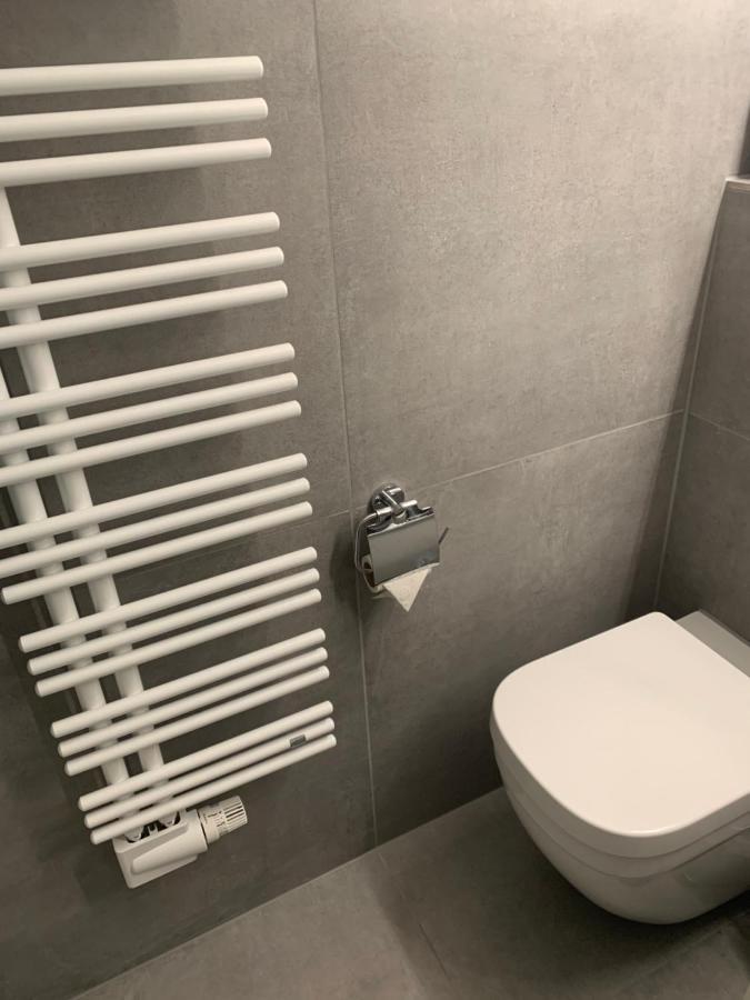 Sehr Zentral Beim Jakobshorn, Bolgen, Skischule, Skivermietung, Bahnhof, Supermarkt, Restaurants, Wifi, Netflix Und Voll Ausgestattet - Bolgen Apartment *
